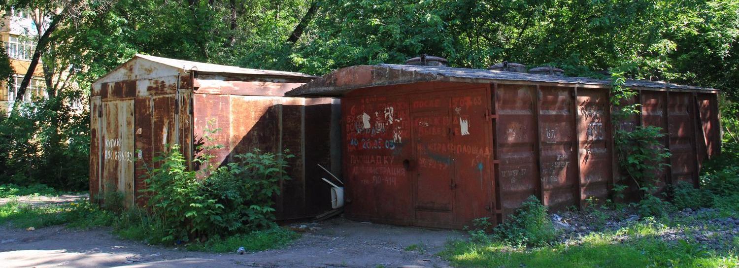 19-летний новосибирец украл гараж вместе с автомобилем