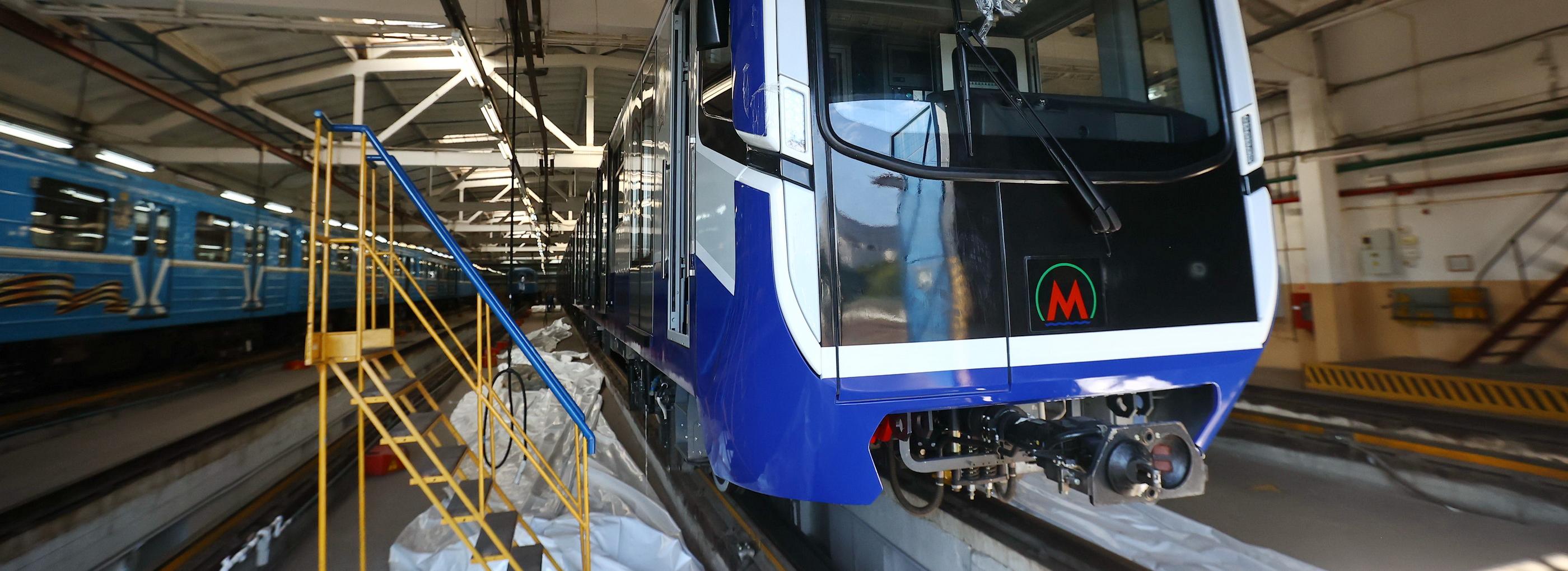 Распаковка: как выглядит новый поезд «Ермак» Новосибирского метрополитена