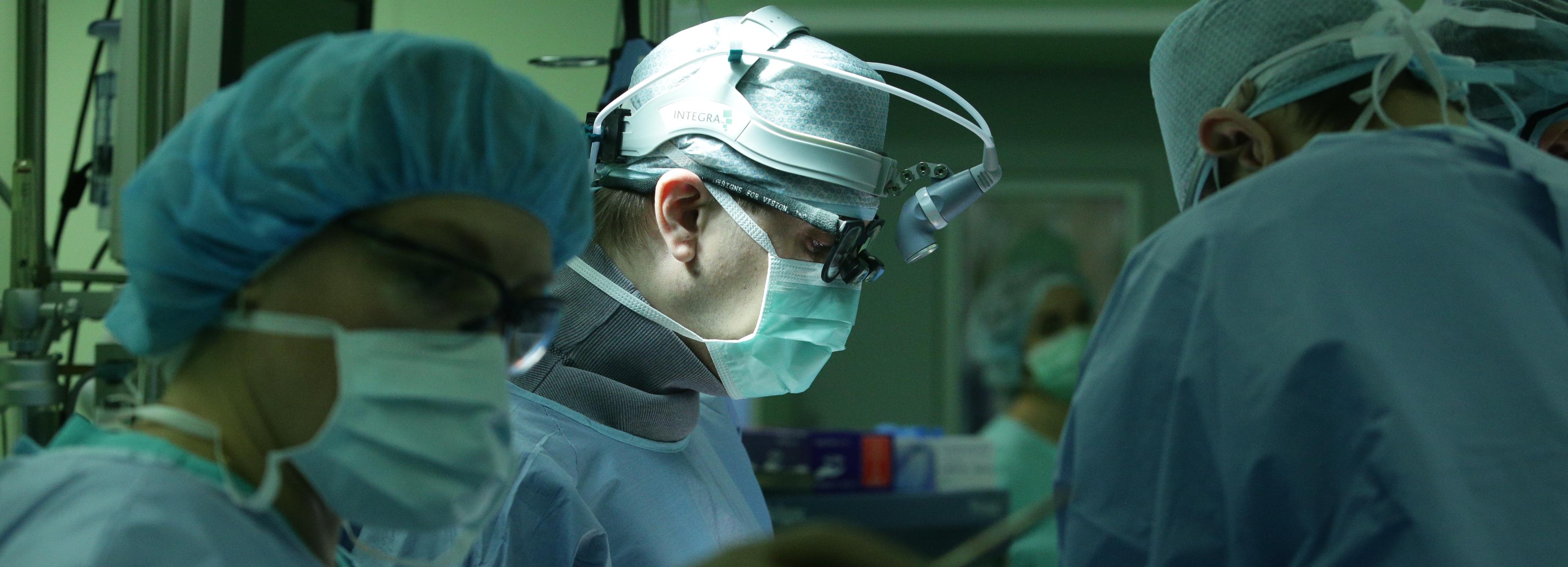 Мужчину с опухолью дуоденального сосочка спасли в Новосибирске