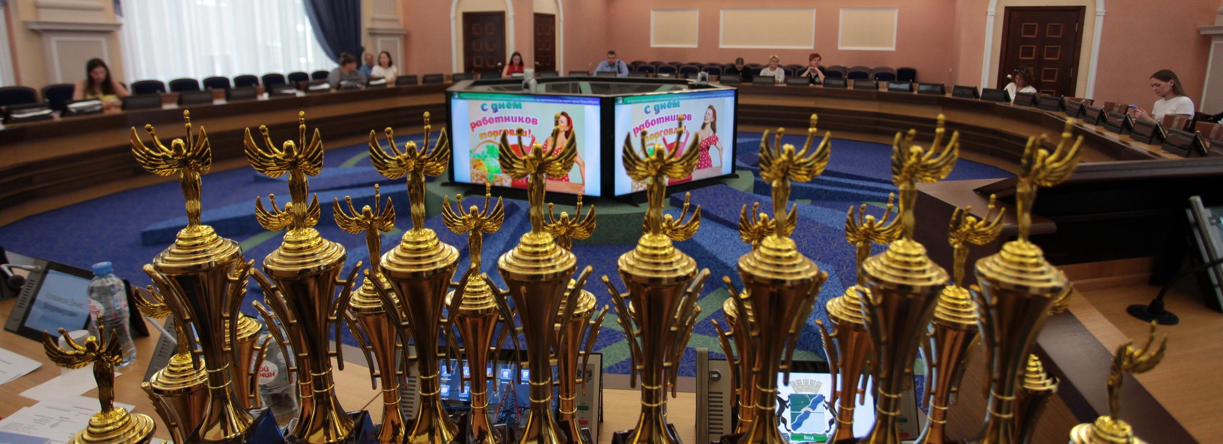 Лучшие предприятия потребительского рынка наградили в Новосибирске