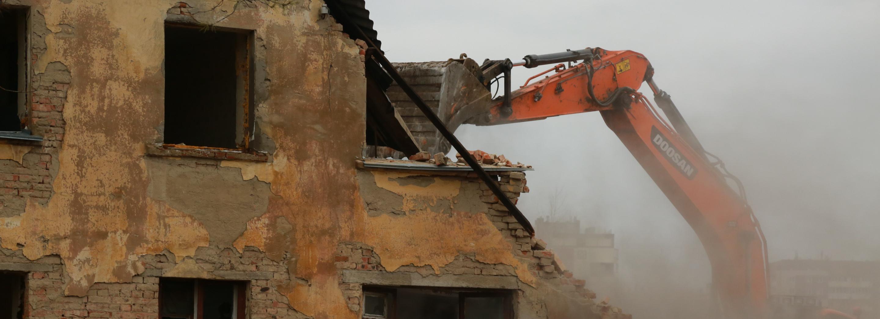 В Новосибирске обрушат и вывезут пять расселённых домов