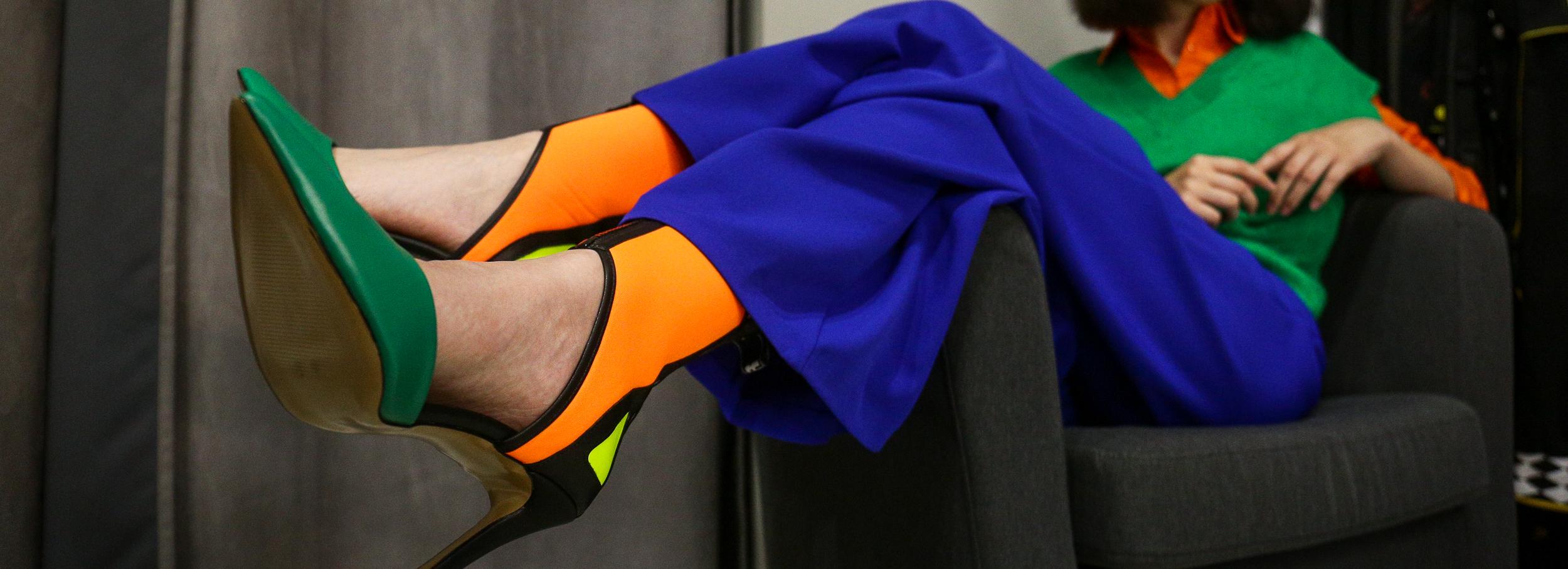 Почему по ночам сводит судорогой ноги — отвечает невролог