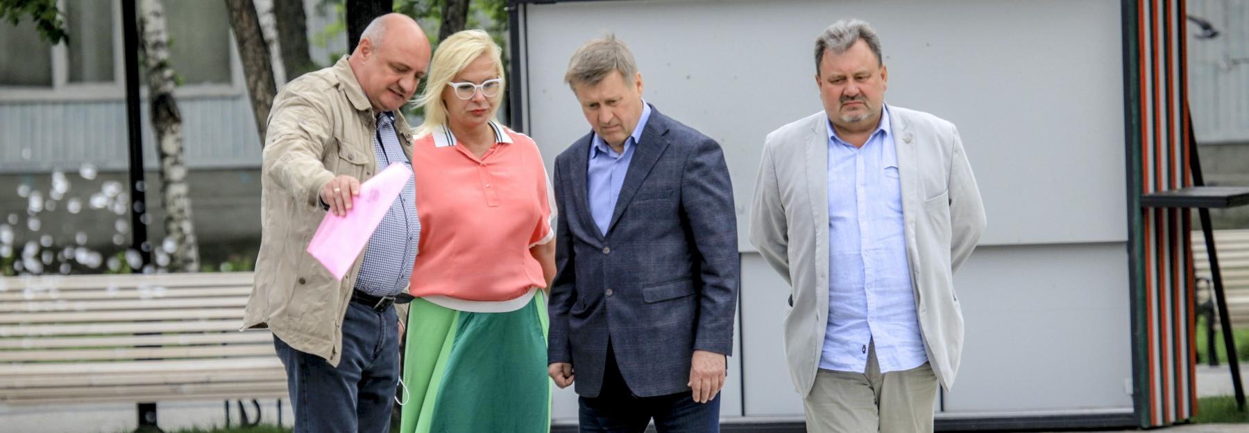 Мэр Локоть проверил работу музыкального фонтана в Центральном парке