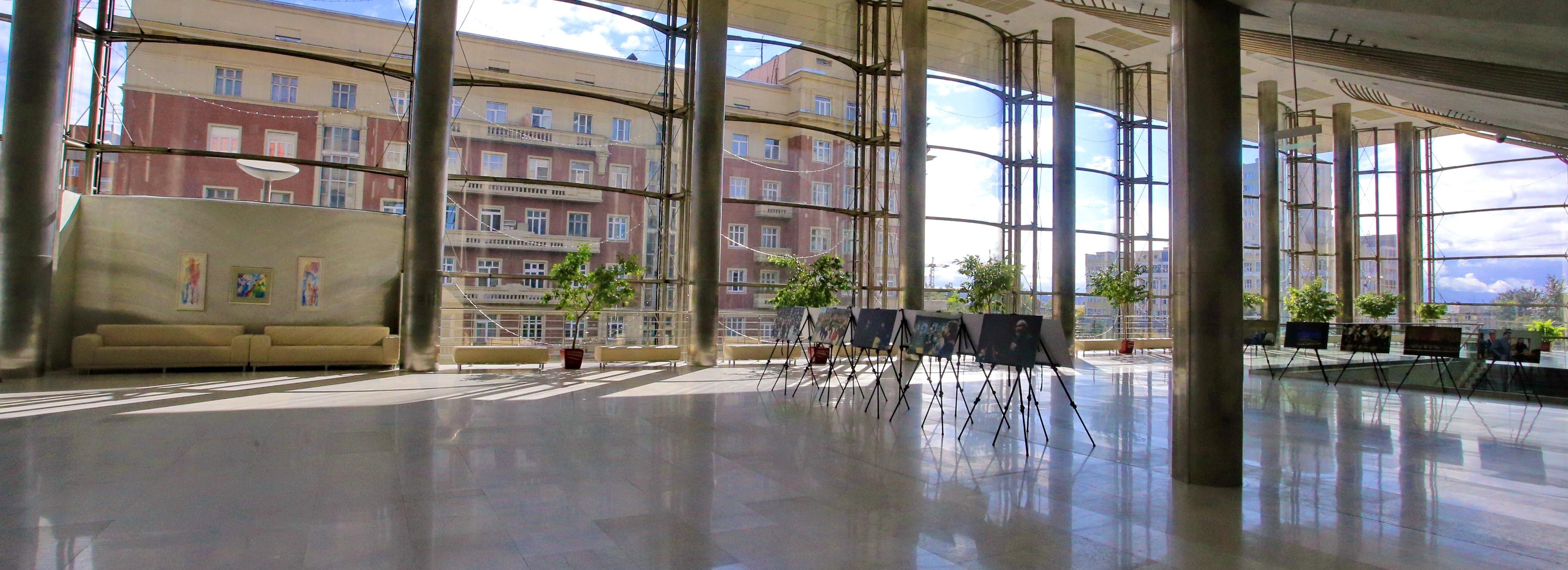 Дозаторы с антисептиком от коронавируса поставят в филармонии