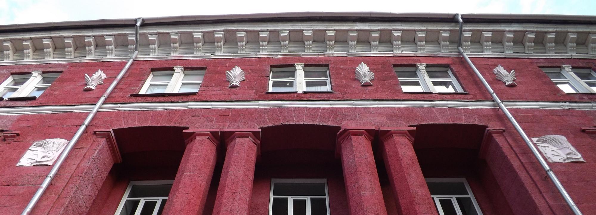 Техникумы, колледжи и училища: сталинский ампир с ананасами в Новосибирске