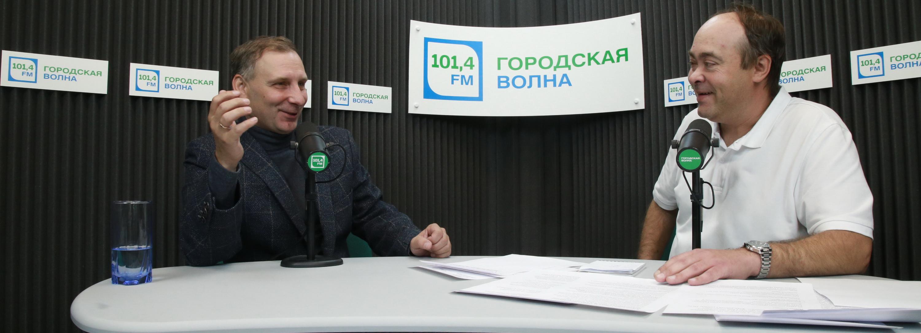 Однажды в Новосибирске: томские мушкетёры, бронешинель и царица полей