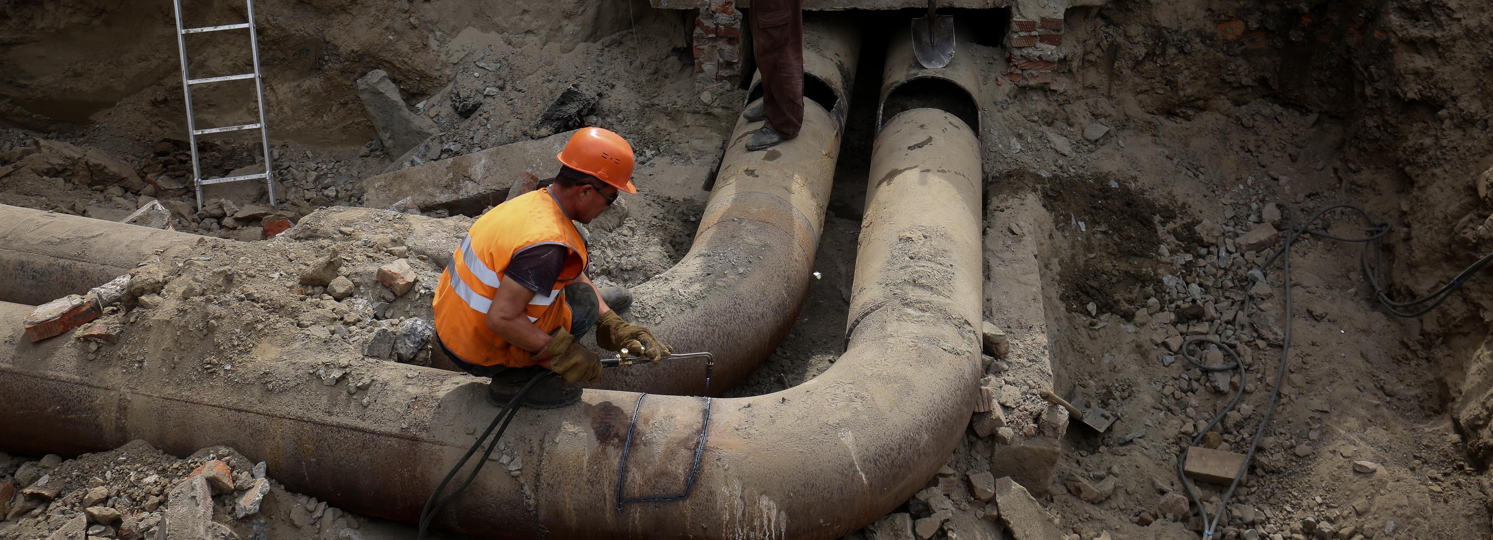 Улицу Писарева сузили на семь метров из-за ремонта теплотрассы