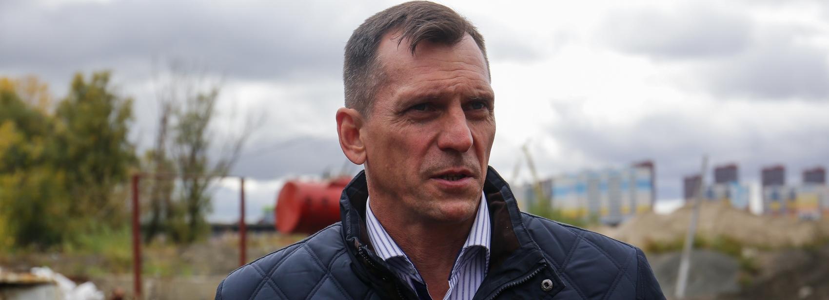 Крутой замес: пескосоляные горы растут к зиме в Новосибирске