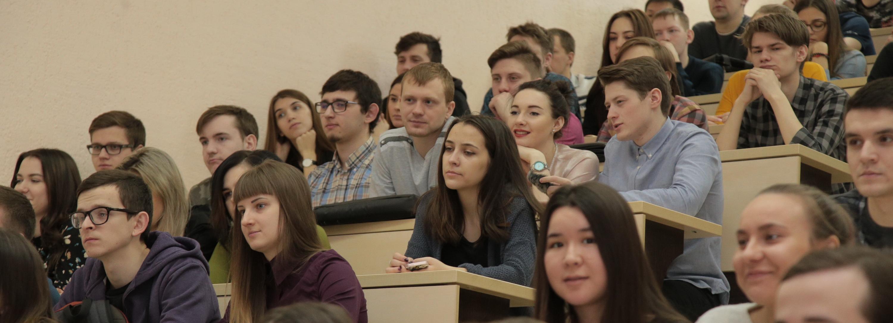 Более 15 000 бюджетных мест получили вузы Новосибирска в этом году