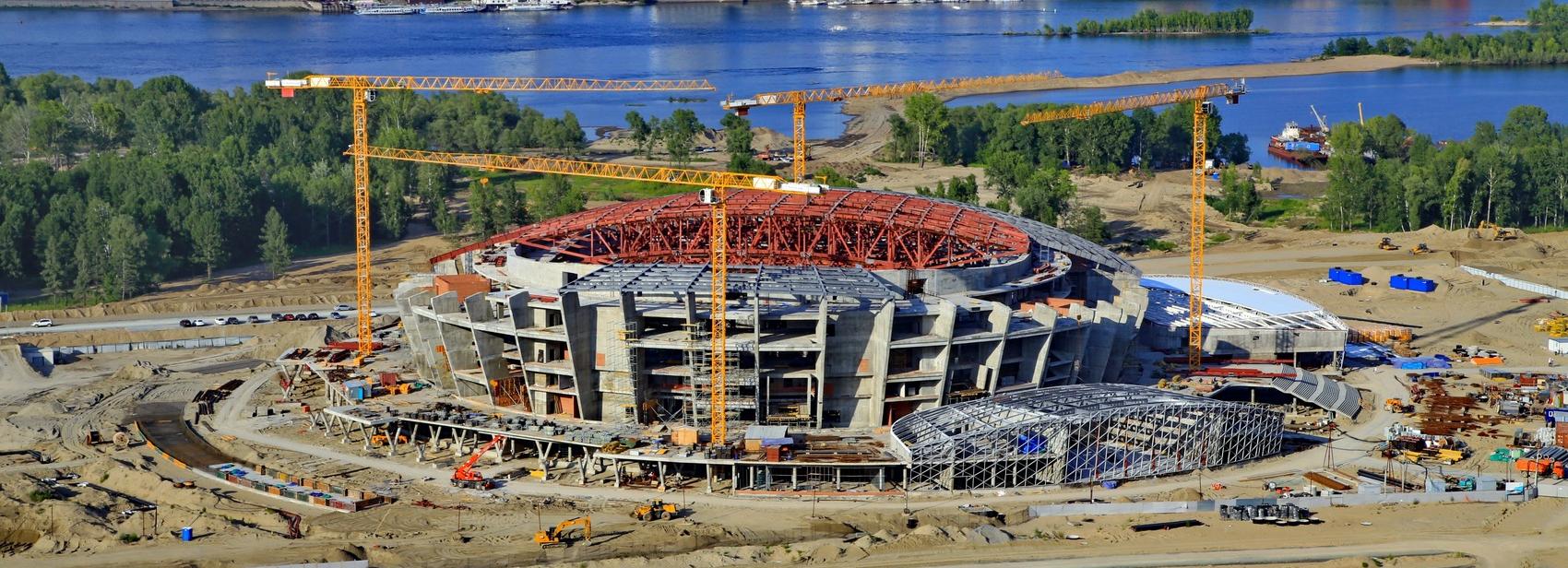 Монтировать кровлю начали на северном крыле нового ЛДС в Новосибирске