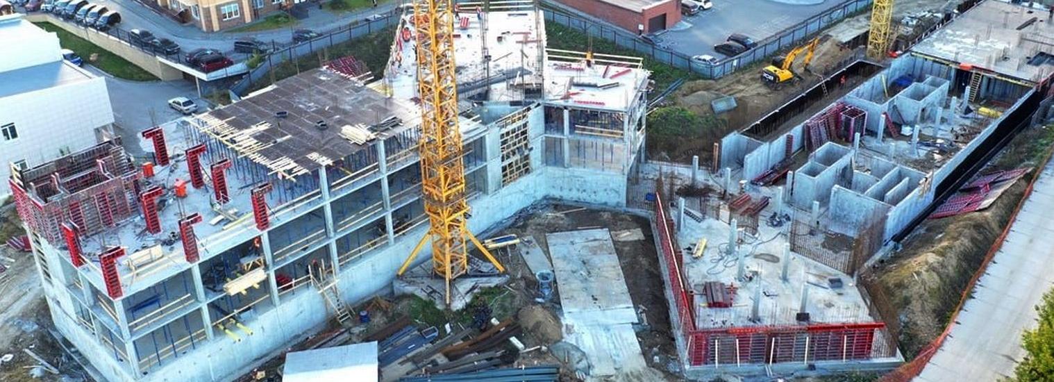 В Новосибирске ГЧП-поликлинику №16 подняли до третьего этажа