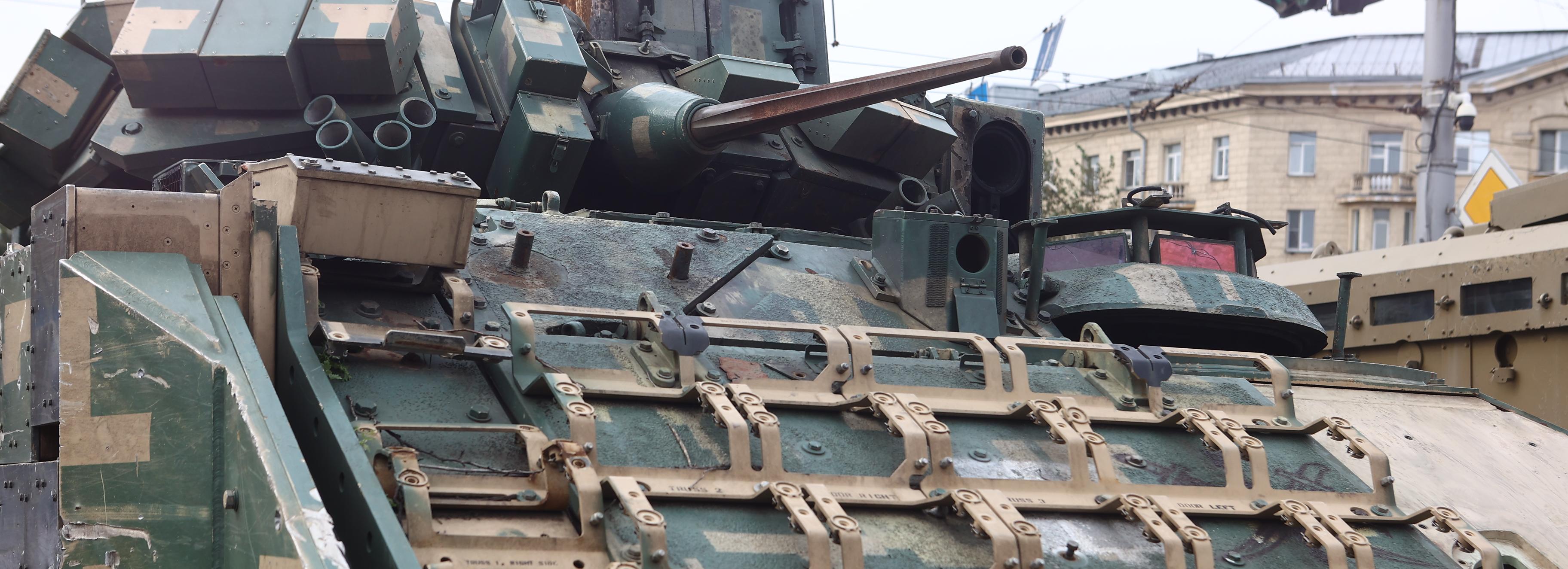 Дефиле с карабинами устроят возле захваченных танков в Новосибирске