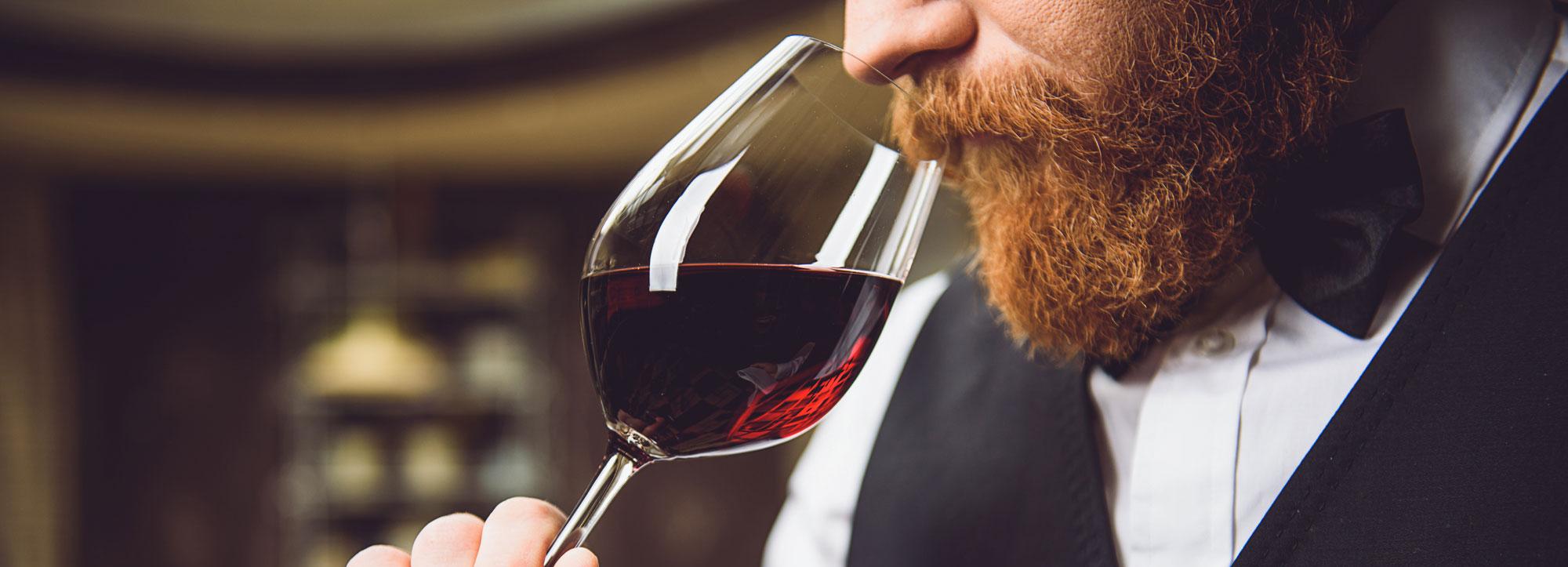 Работа в Новосибирске: помощник депутата, фельдъегерь и сомелье