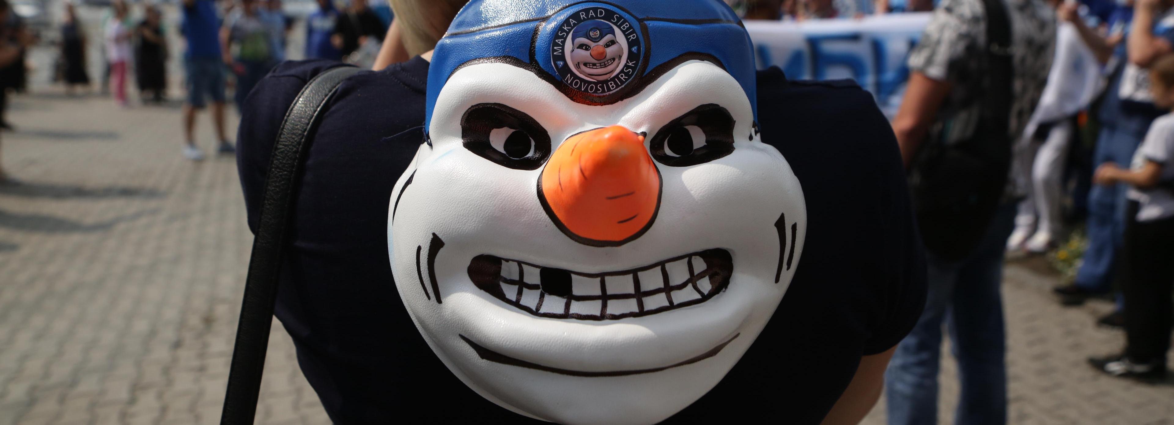 Носы-морковки подарят болельщикам на матче ХК «Сибирь» в День снеговика