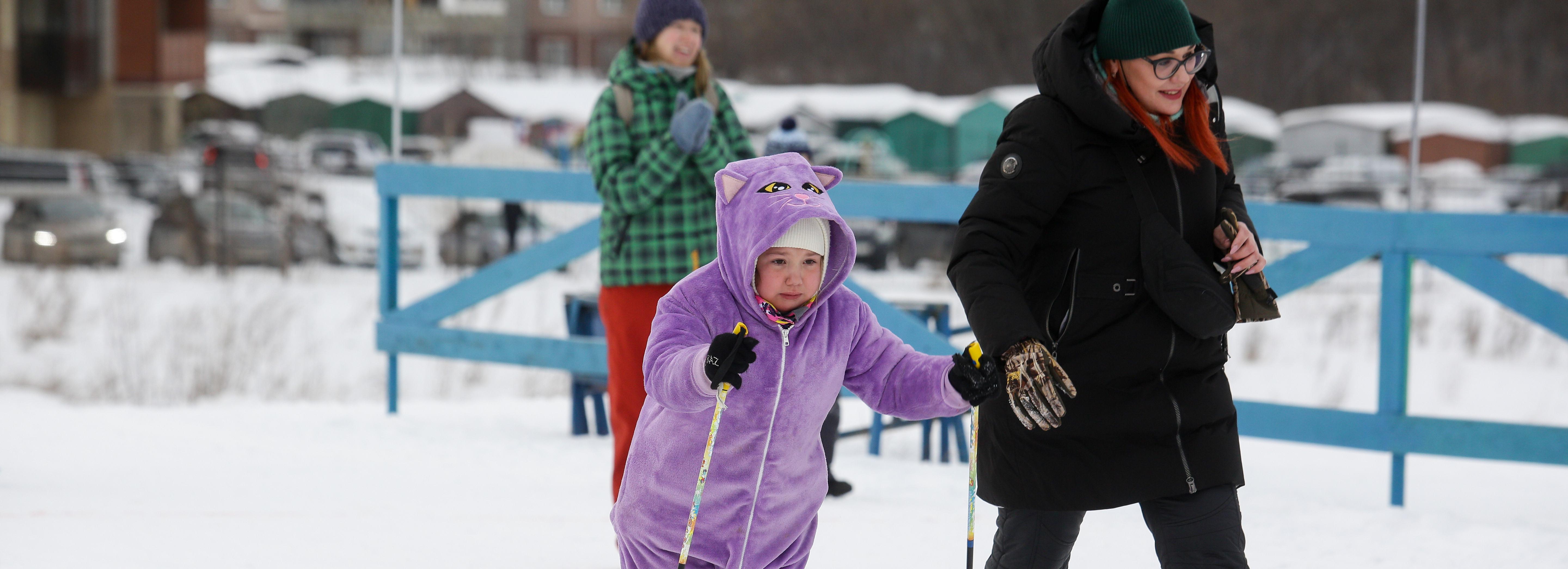Лыжные трассы с прокатом открыли в парках «Арена» и «У моря Обского»