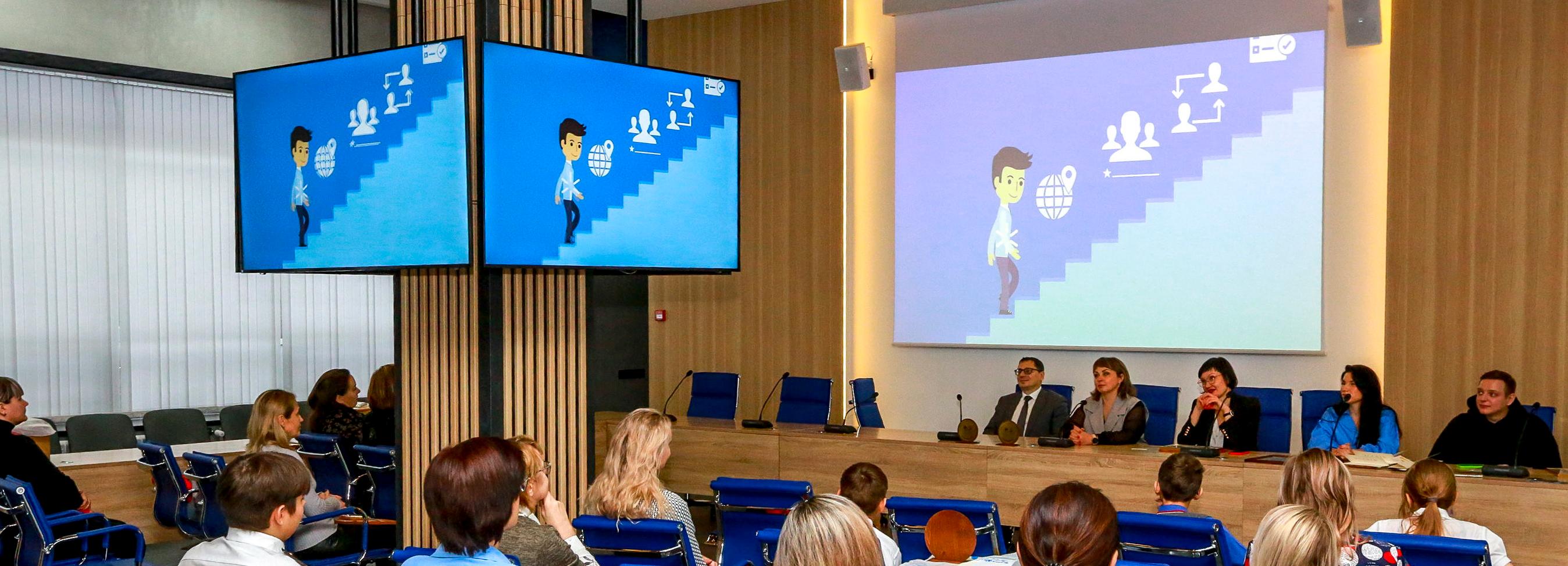 Лучшие плакаты конкурса «Экочеловек» украсят общественный транспорт