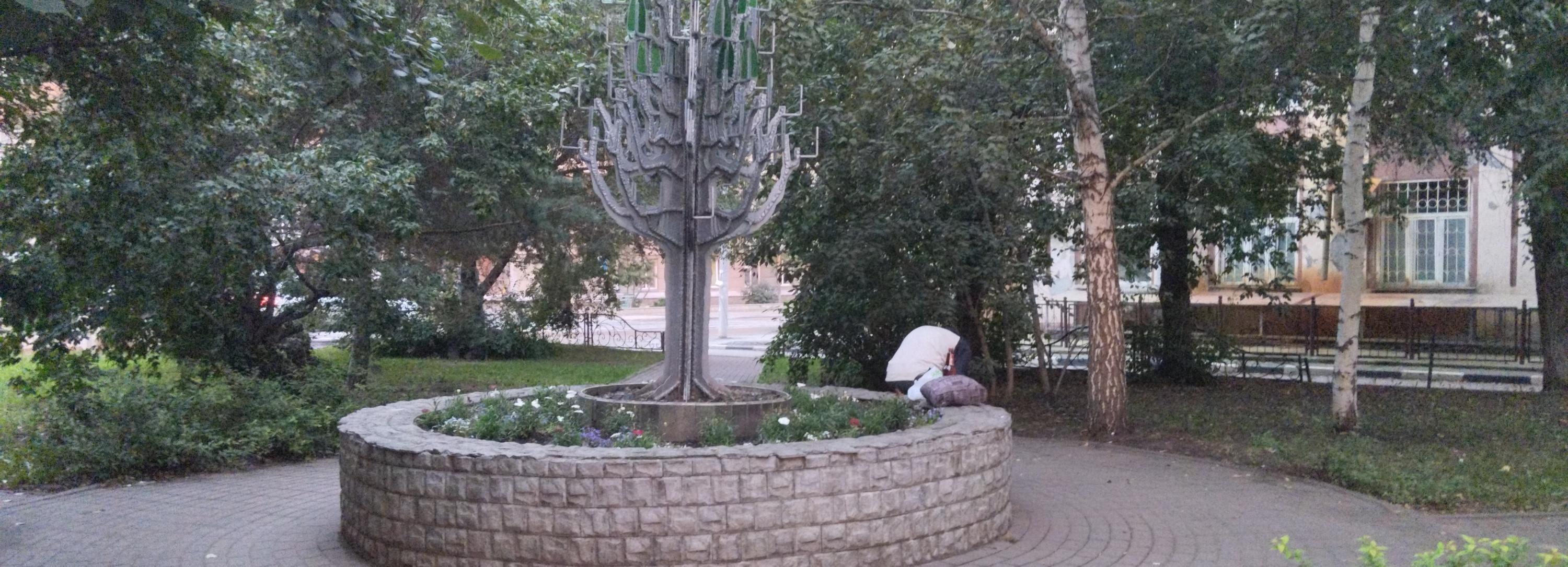 Фонари установят до конца сентября в сквере на Серебренниковской