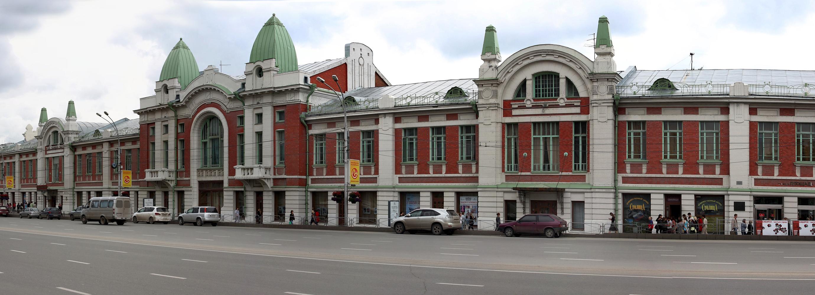 Владельцы «Пушкинской карты» могут сводить родителей в музей со скидкой