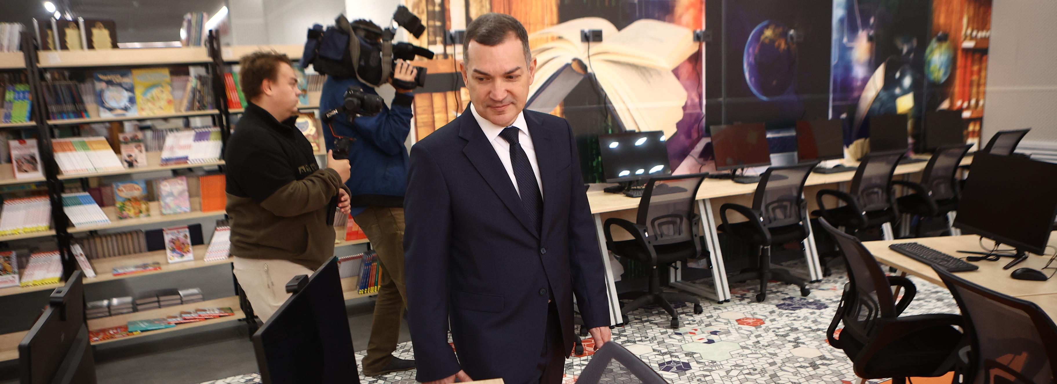 Мэр Кудрявцев встретил День знаний в новой школе в Стрижах