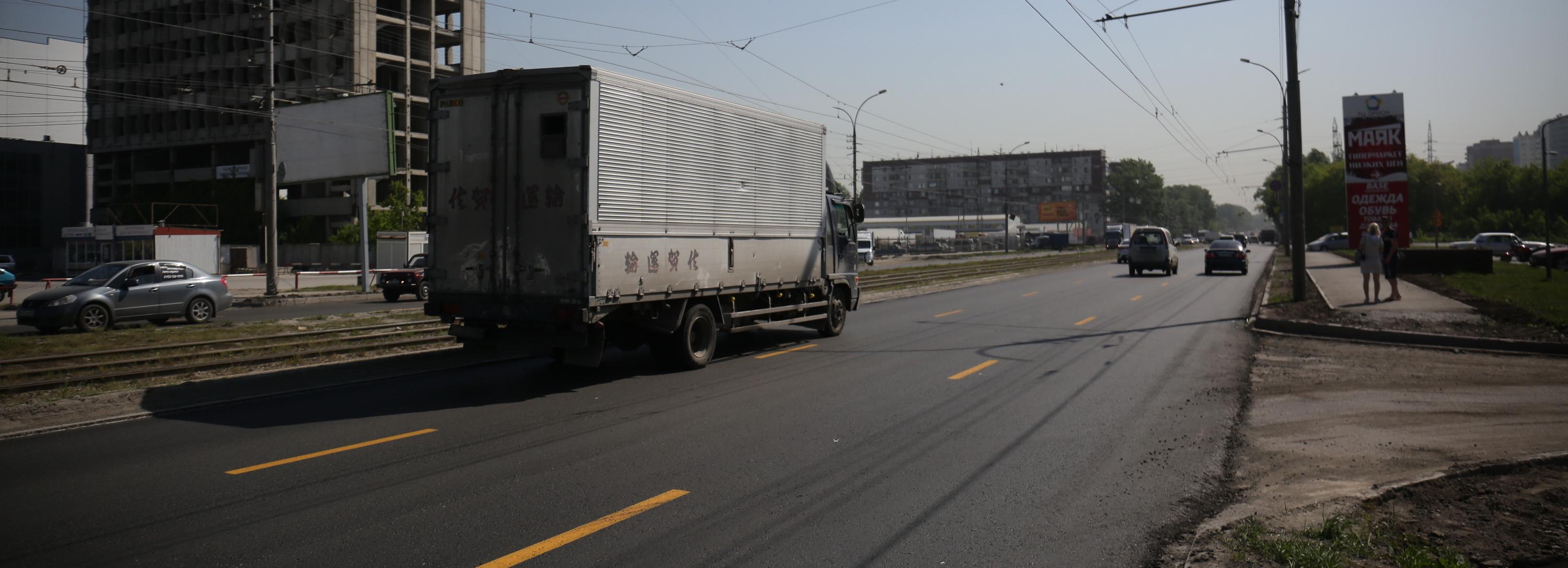 На Петухова отремонтировали четыре километра дороги