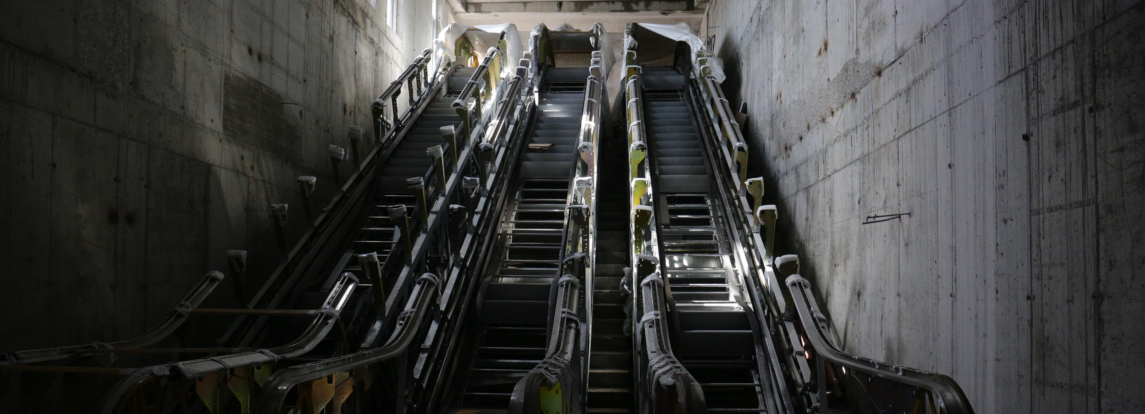 12 эскалаторов на станции «Спортивная» подключат в начале октября