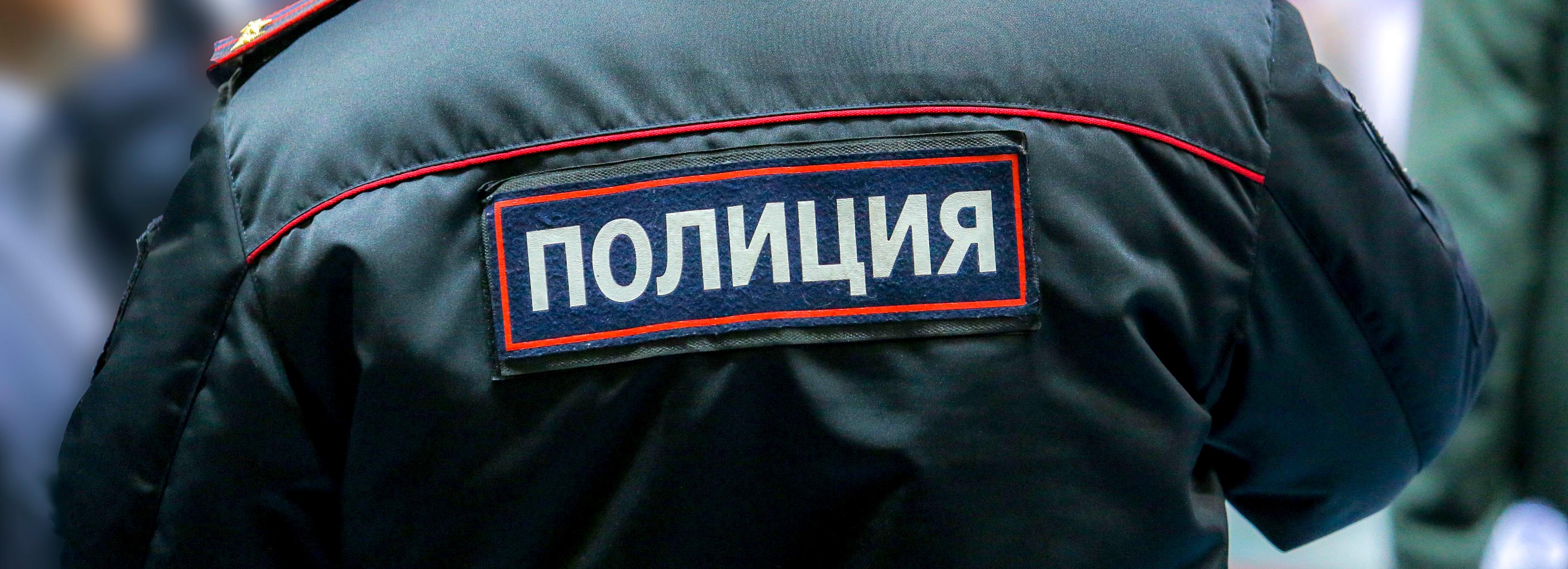 Полицейских задержали за незаконную миграцию в Новосибирской области