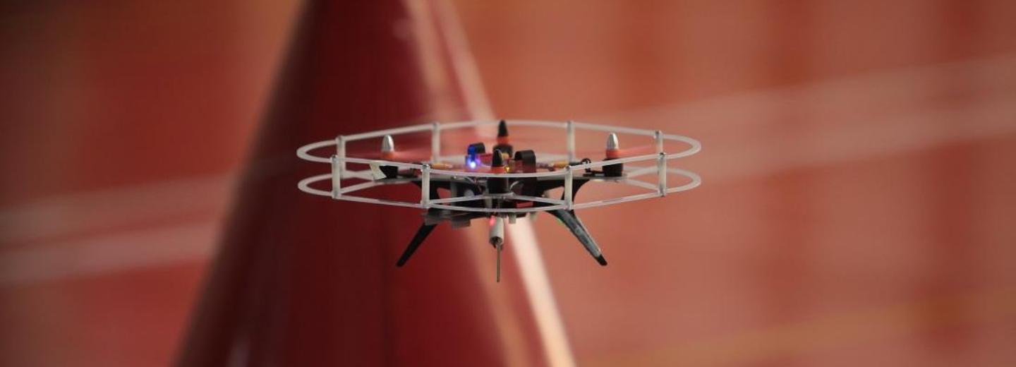 Беспилотники заставили летать «восьмёрками» на конкурсе «Кибердром»