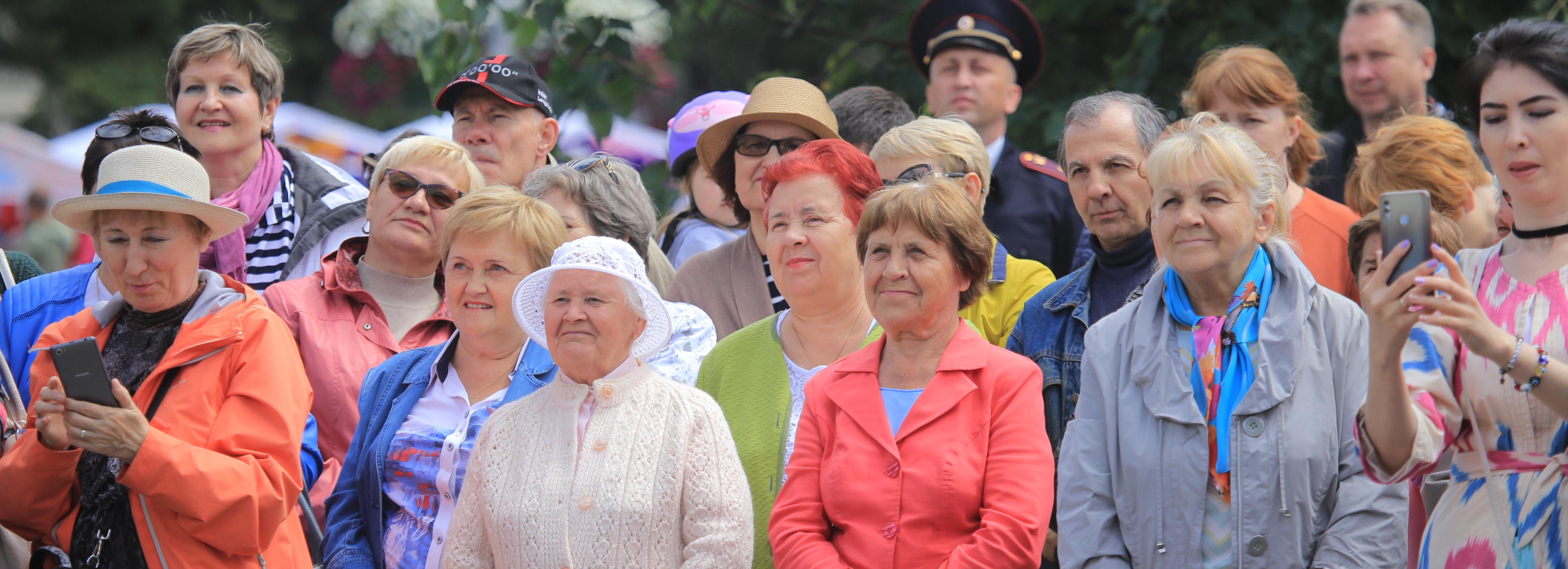 Новосибирцы хотят в качестве базового безусловного дохода 26 700 рублей