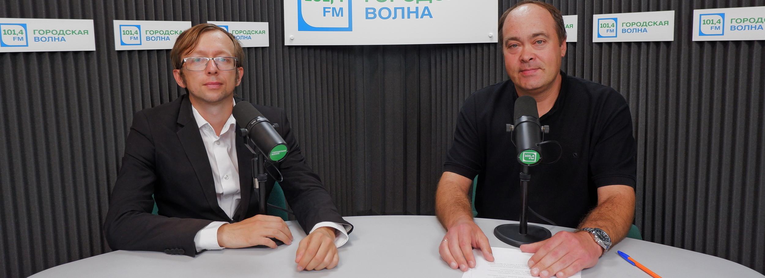 Однажды в Новосибирске: наличники от нечисти, конь на крыше и три фиала