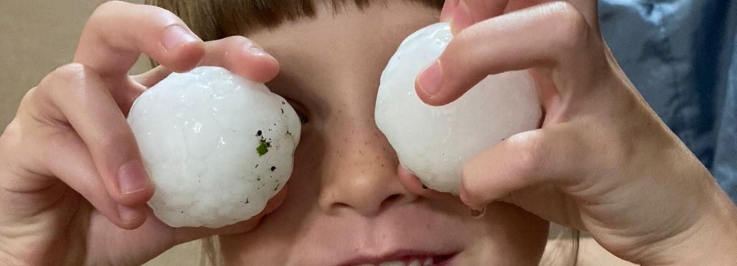 Градины-громадины размером с лимон обрушились на Новосибирск