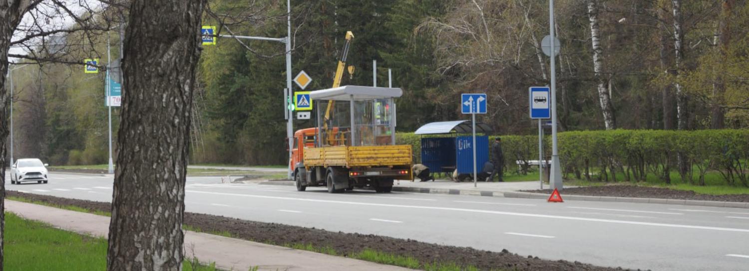 Стеклянные остановочные павильоны установили на Морском проспекте