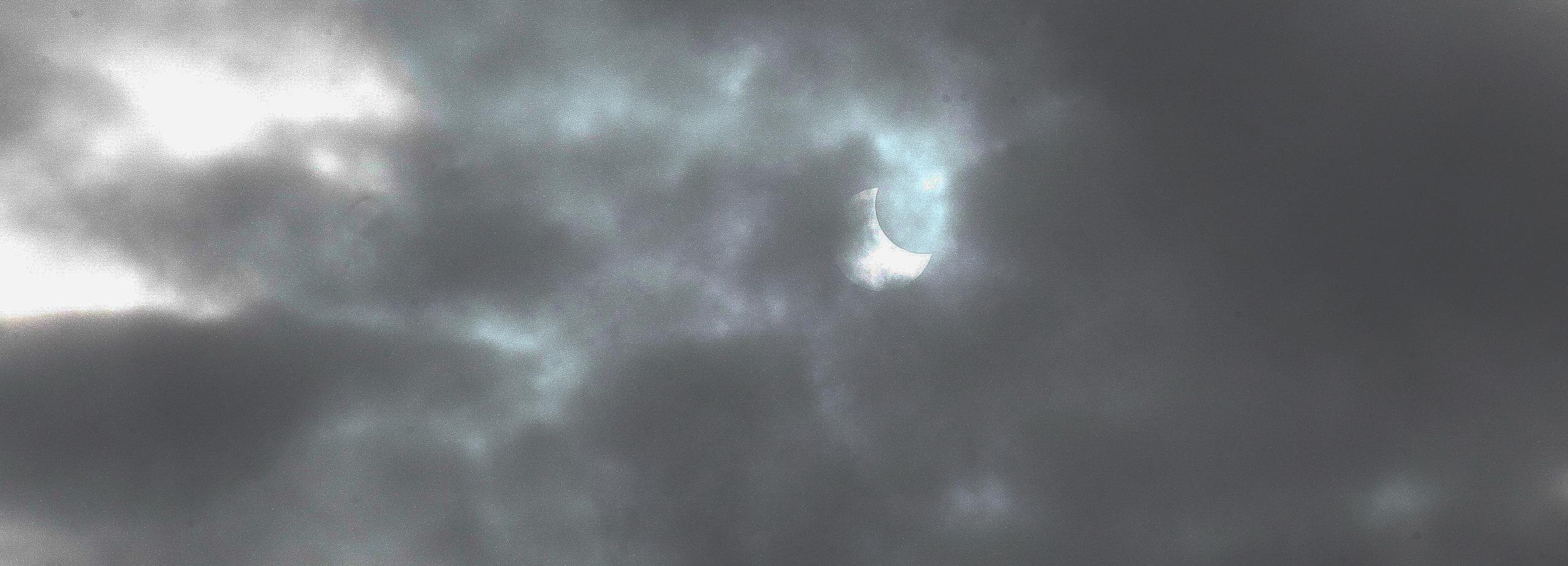 Раз в 55 лет: кольцеобразное солнечное затмение увидели новосибирцы