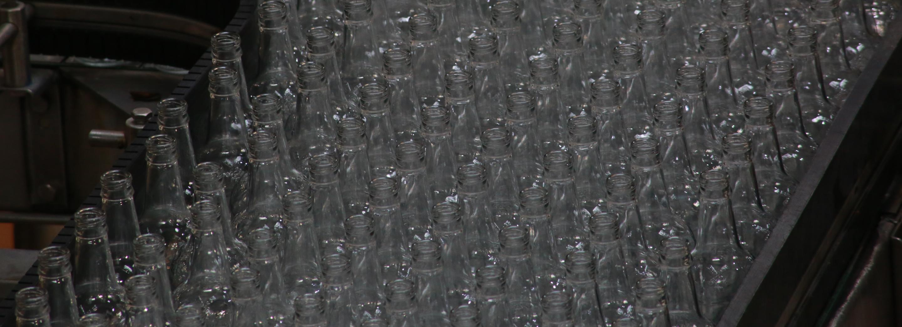 Самые лёгкие в России стеклянные бутылки начали выпускать в Новосибирске