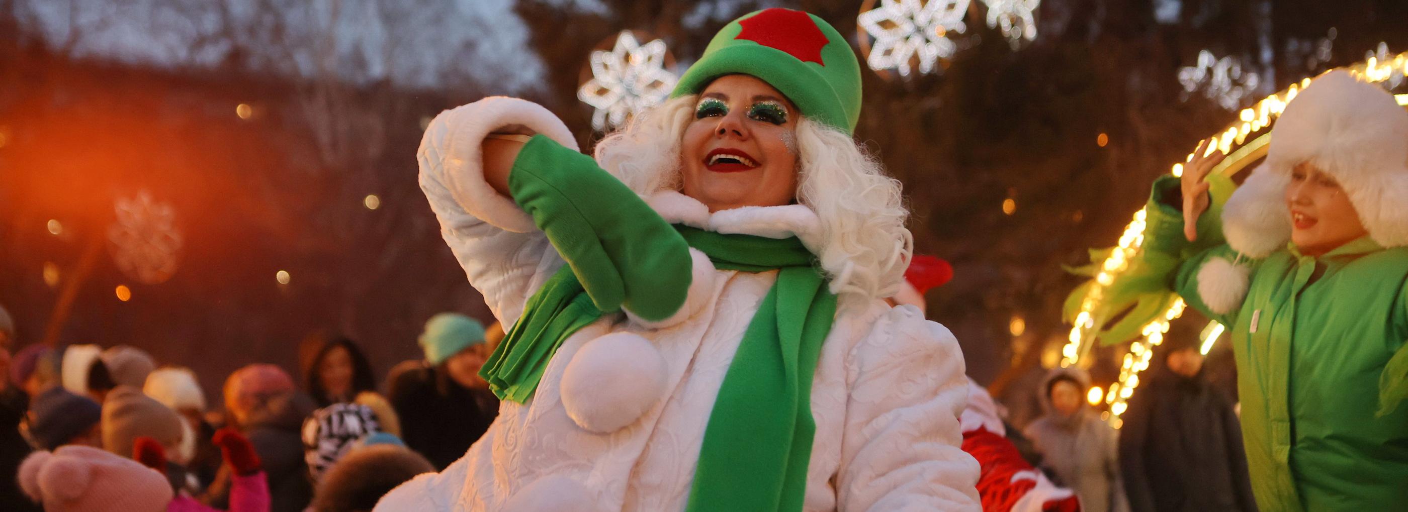 «Дети в восторге»: резиденцию Снежной Бабы открыли в Новосибирске