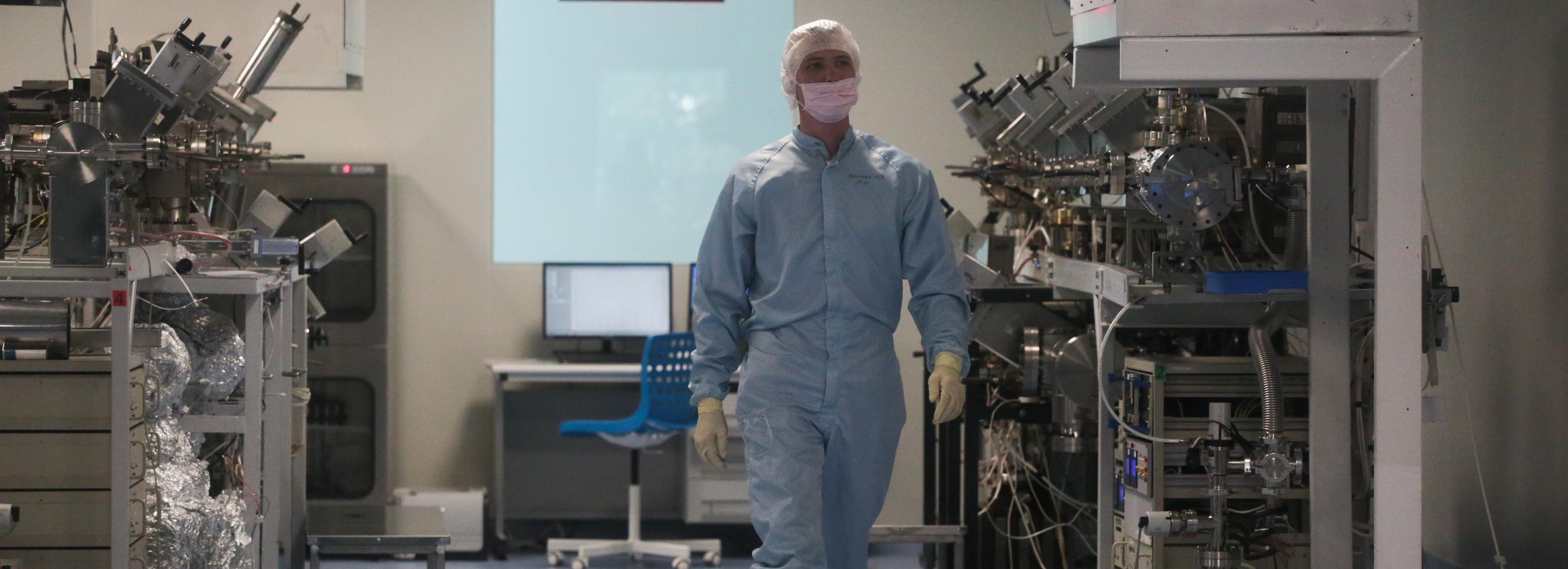 Мэр Кудрявцев поздравил с юбилеем завод «Катод»