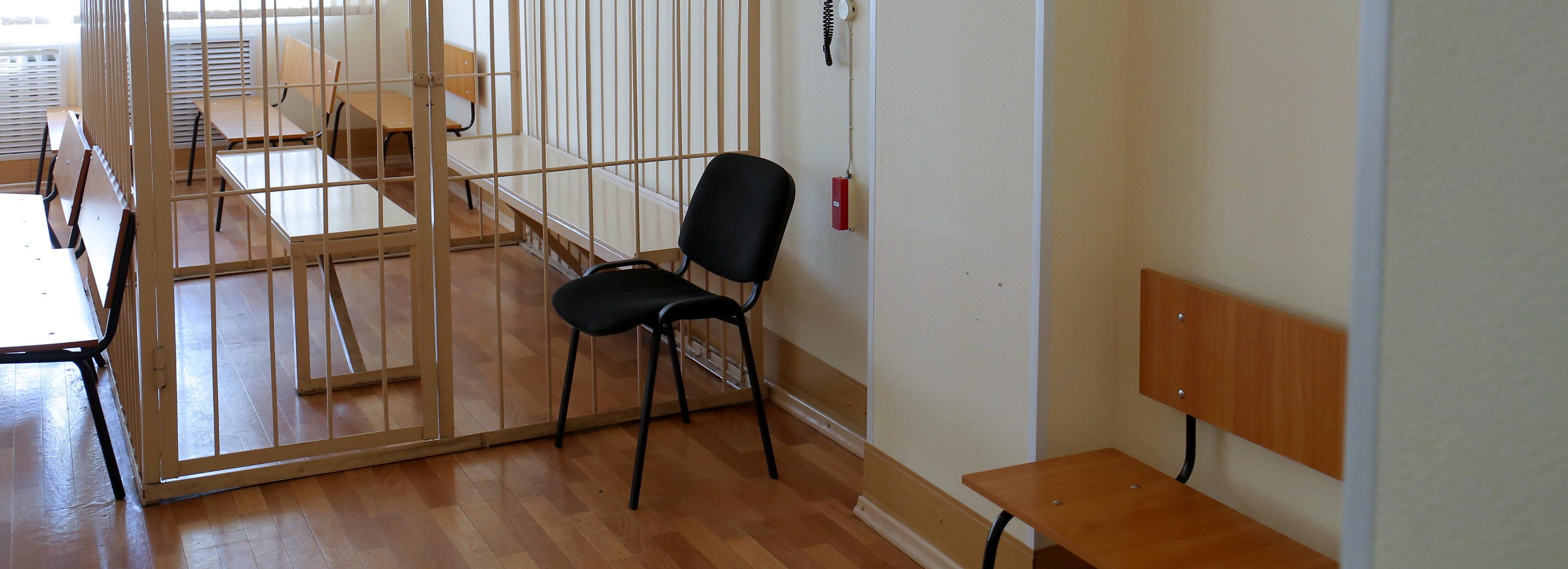 Треш-блогеру дали два года условно за шоу на Октябрьском мосту