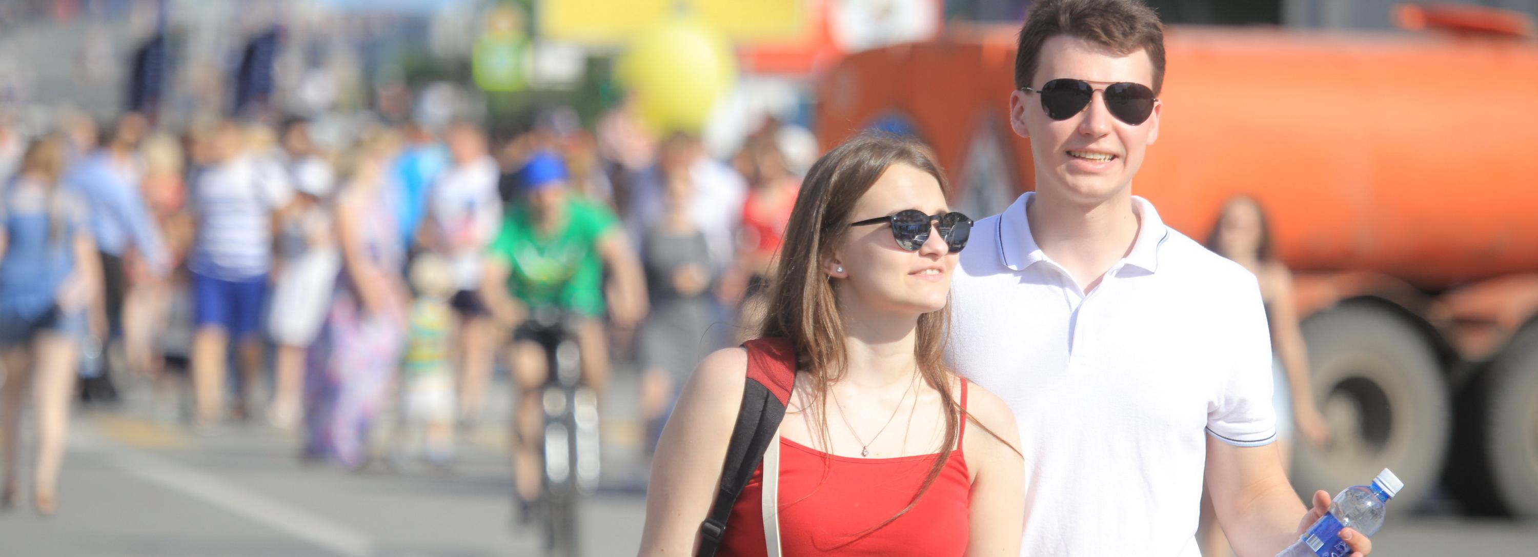 Бабочки и верность: что думают о любви прохожие на улицах Новосибирска