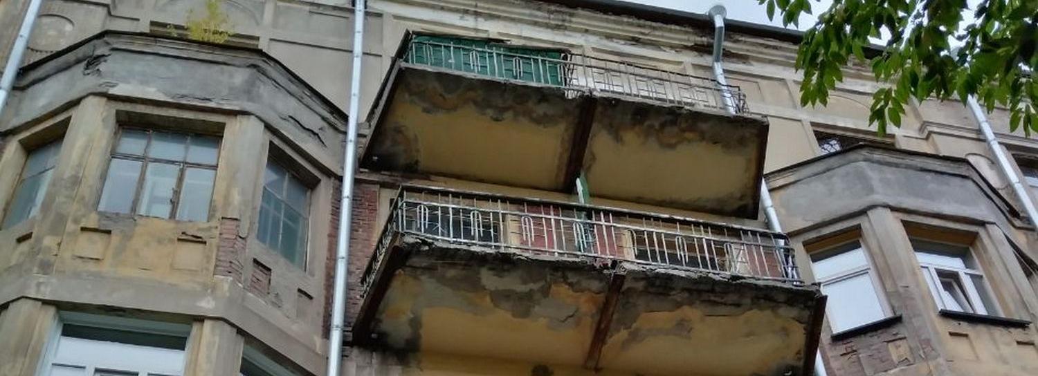 Исторический дом служащих госбанка начали ремонтировать в Новосибирске