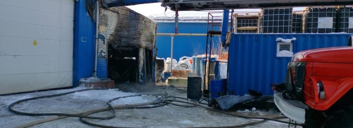 Склад с котельной потушили на Бердском шоссе в Новосибирске