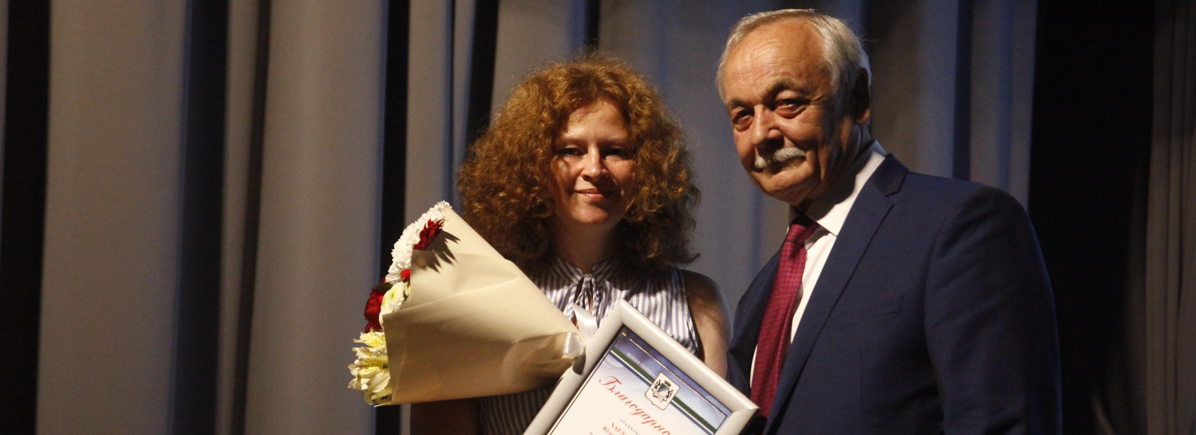 Ежедневно видят чужие беды: соцработников чествуют в Новосибирске