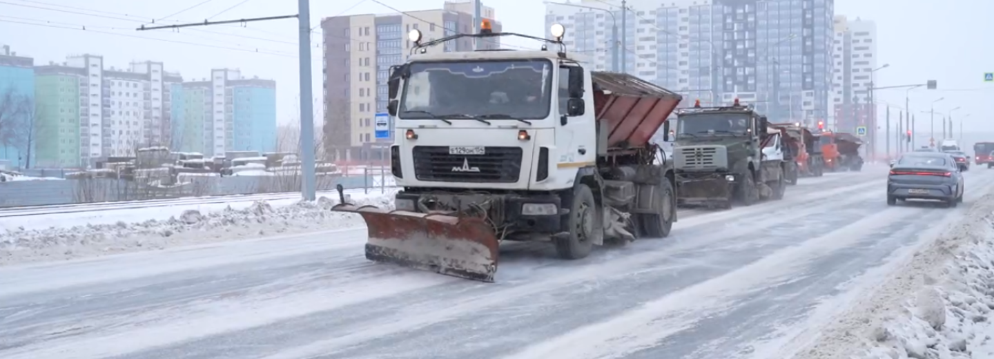 По микрорайону в день: новая техника комплексно чистит левобережье