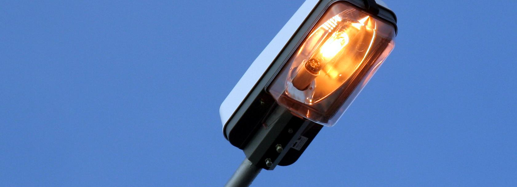 Систему освещения поменяют на 4 пешеходных мостах Новосибирска