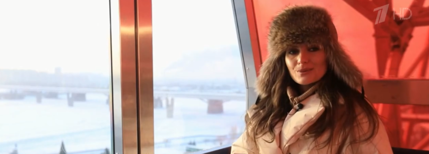 Ведущие шоу «Поехали!» прокатились на колесе обозрения в Новосибирске