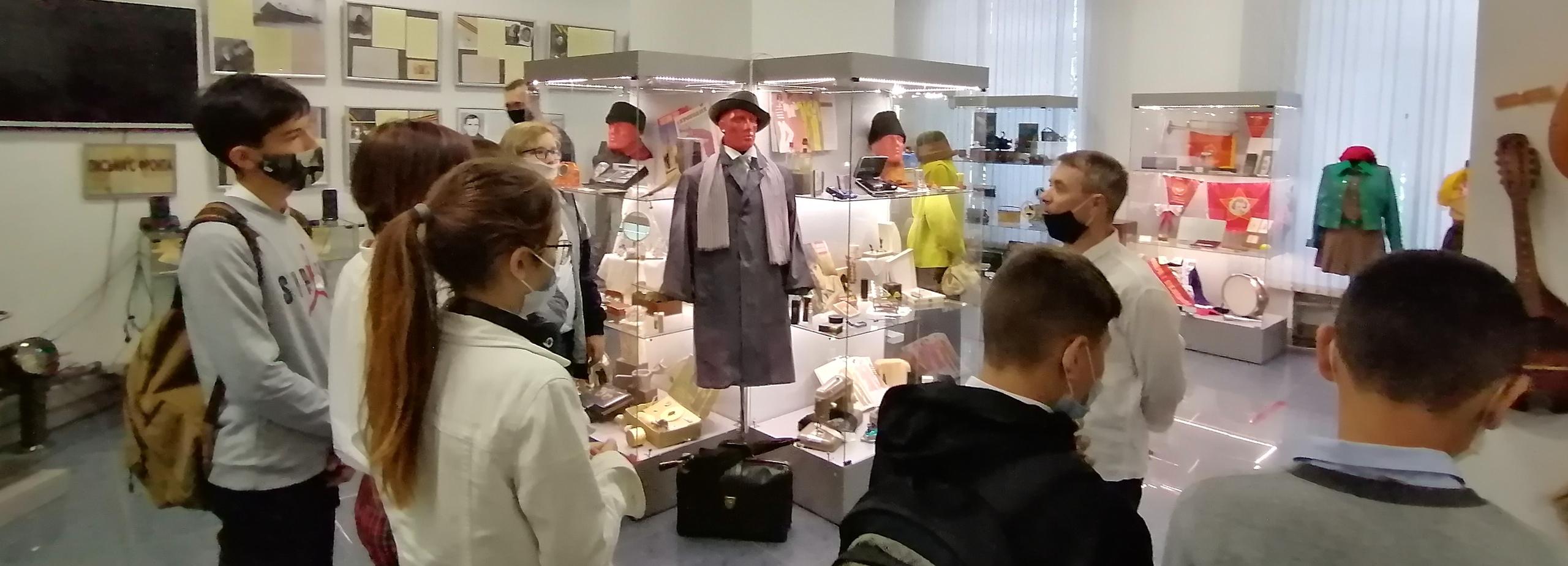 Выставку с запахом 1970-х годов открыли в Новосибирске