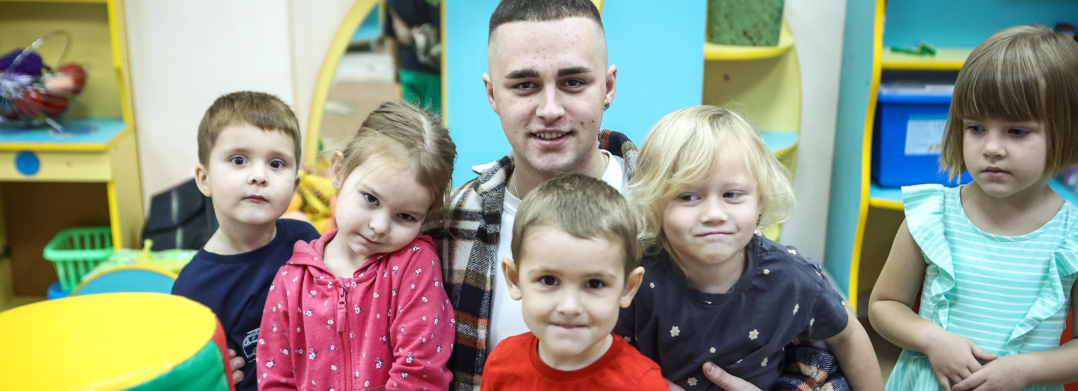 Если вы пропустили: ожившие картины, танки на приколе и «усатый» нянь