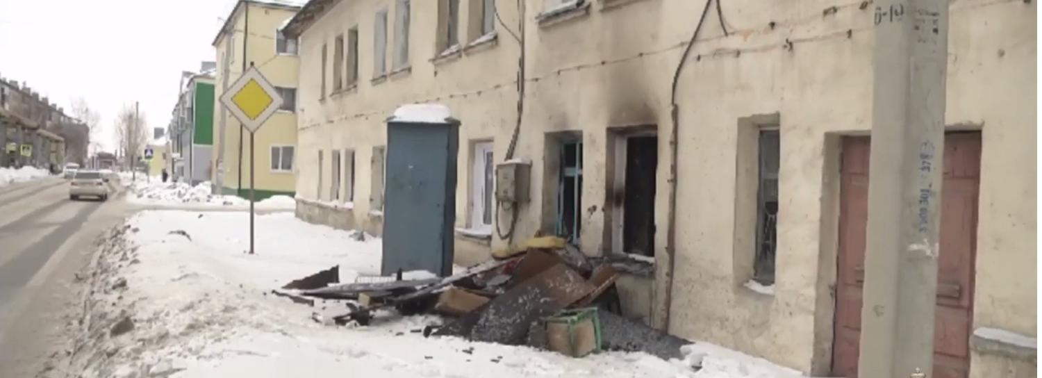 Полицейские спасли кошку и младенца из пожара в Новосибирской области