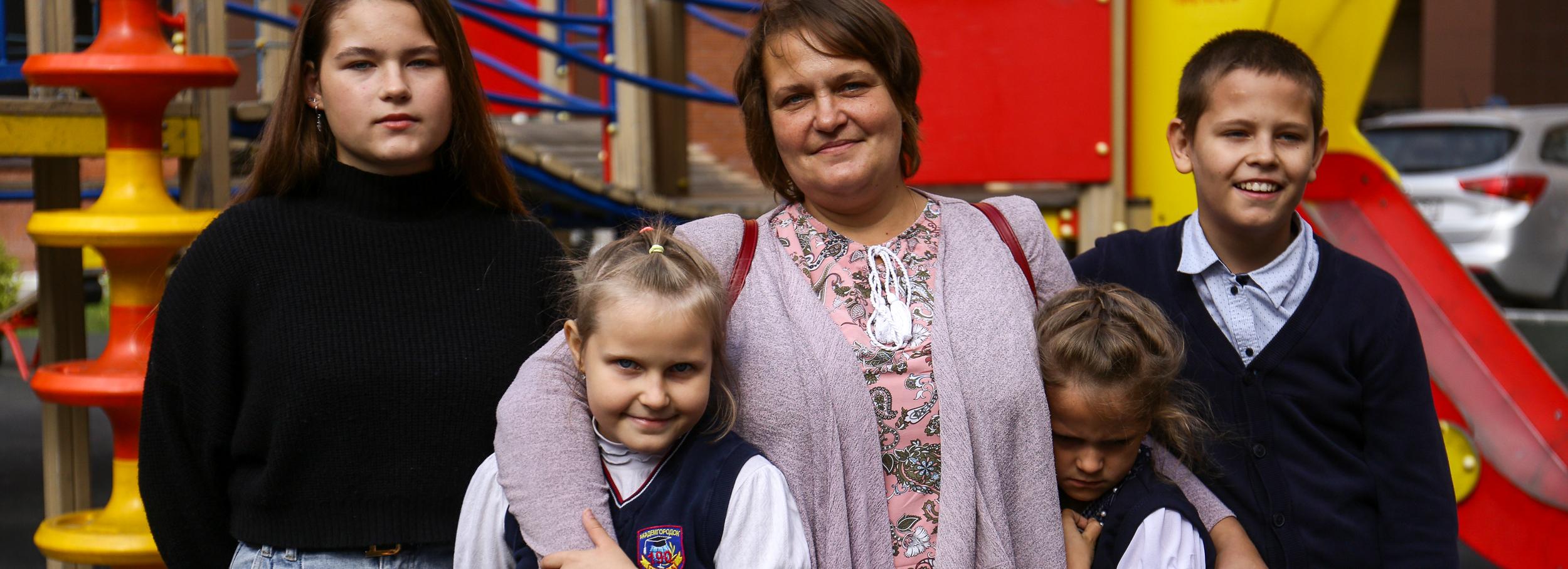 «Прорвёмся»: как живёт мать пятерых детей, потерявшая мужа