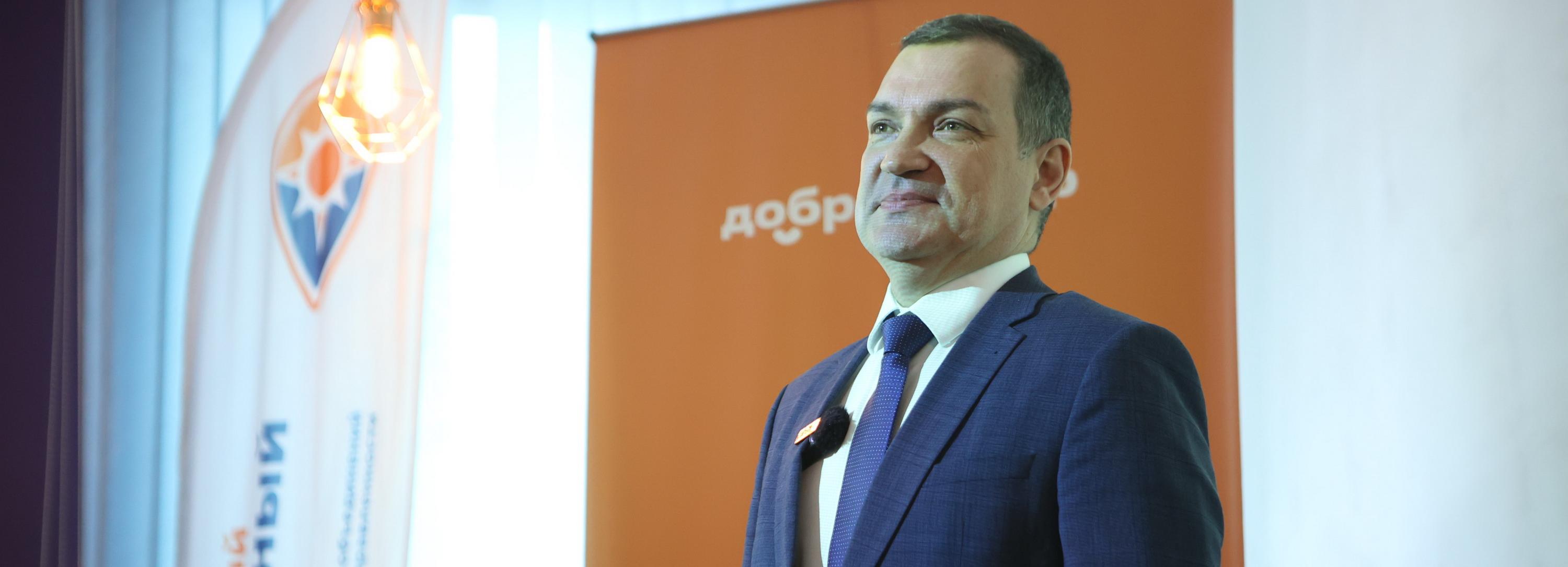 Мэр Кудрявцев поздравляет новосибирских волонтёров с Днём добровольца