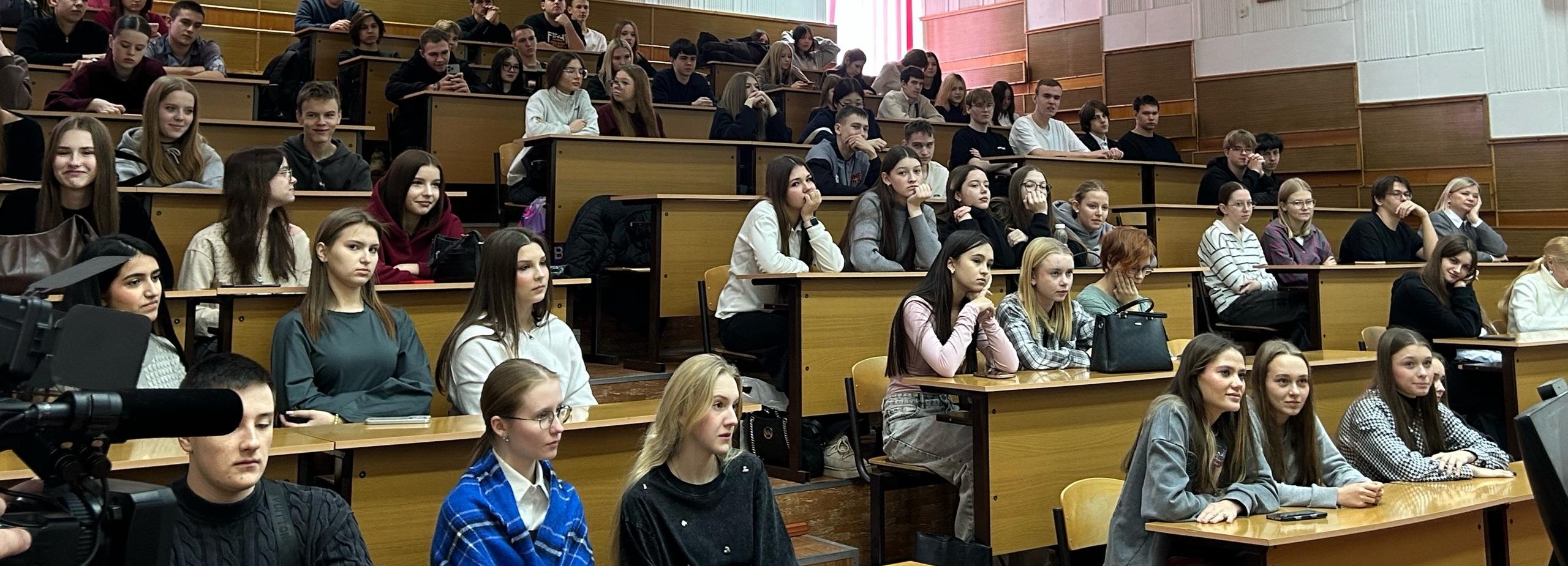 О важном и отважных рассказали студентам РАНХиГС в Новосибирске