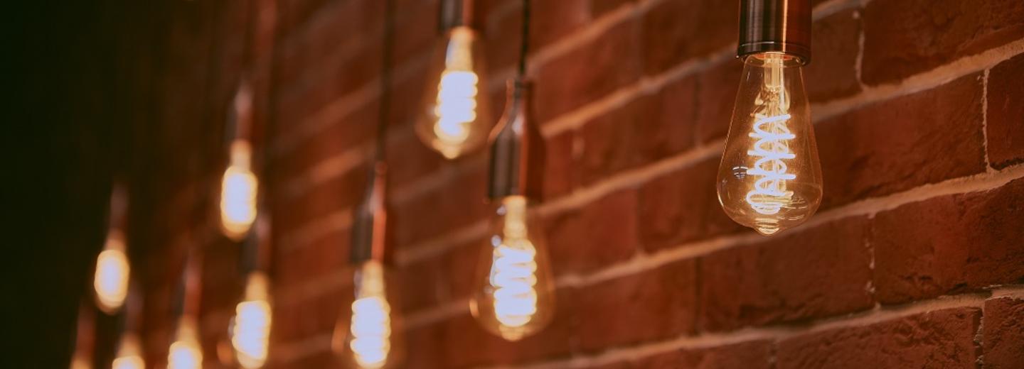 Электрики из Красноярска вызвали вопросы у новосибирцев